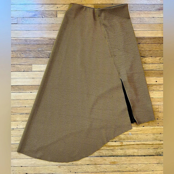 Zara Trafaluc Jaquard Blouse and Asymmetrical Skirt Set | Small - Picture 7 of 9